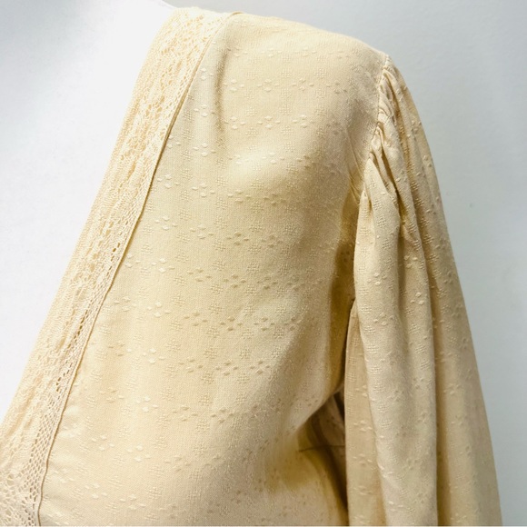 Boutique Light Camel Boho Embroidered Lace V-Neck Long Sleeve Crop Blouse XS NWT - Picture 6 of 11